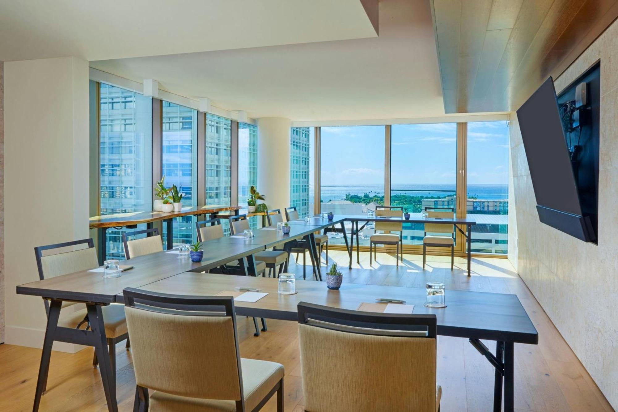 Renaissance Honolulu Hotel & Spa Exterior photo