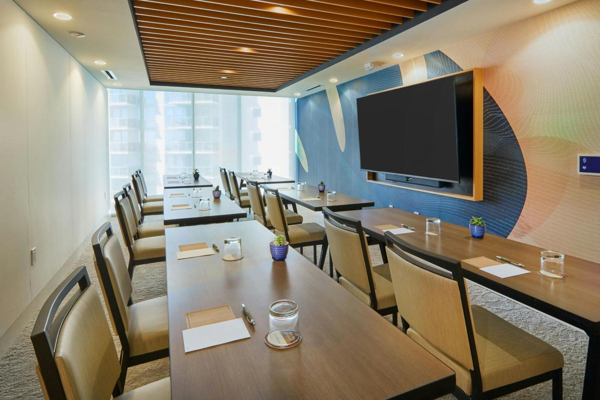 Renaissance Honolulu Hotel & Spa Exterior photo
